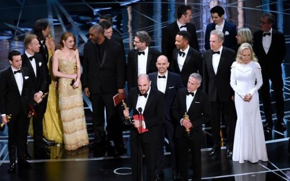 Le quitan el Oscar a La la land