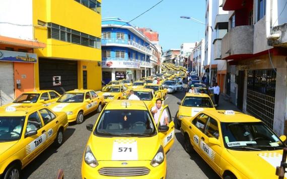 Taxistas secuestran Villahermosa; 10 horas duró bloqueo