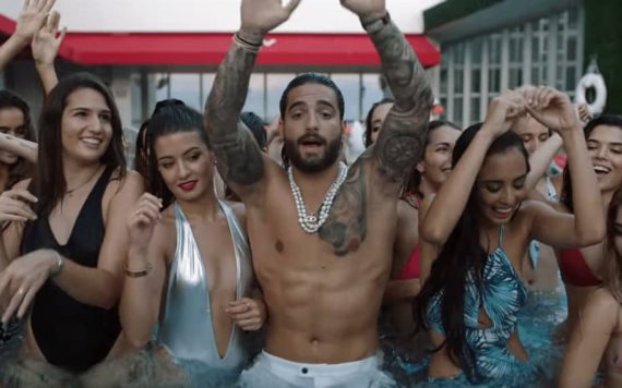 Destrozaron a Maluma por los errores de Photoshop de la portada de Mala Mía