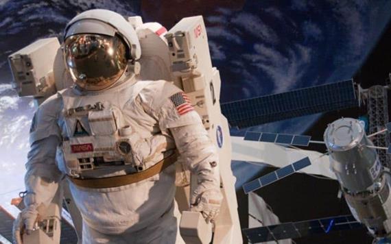 Meteorito chocó contra Estación Espacial Internacional y taparon la fuga con un dedo