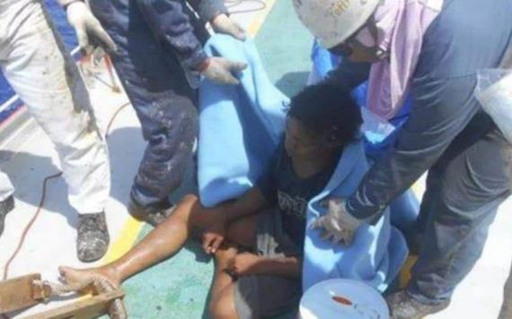 Adolescente de Indonesia sobrevive 48 días en el mar con trampa para peces