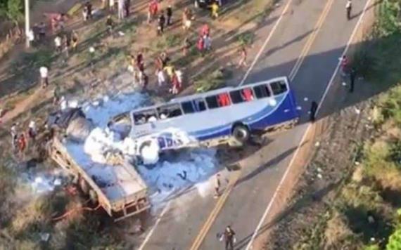 Trágico accidente en Brasil: 5 muertos y 25 heridos tras choque de autobuses