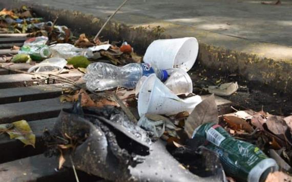 Sustraen cinco toneladas de basura de alcantarillas en colonias de Villahermosa