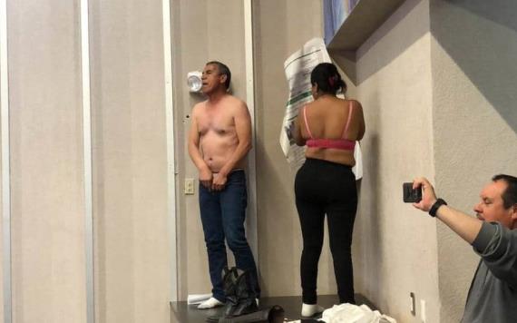 Manifestantes se desnudan en el Congreso de Sonora