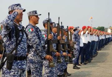 Toman protesta de bandera a Conscriptos del SMN en la Base Aérea de Ciudad PEMEX, Macuspana