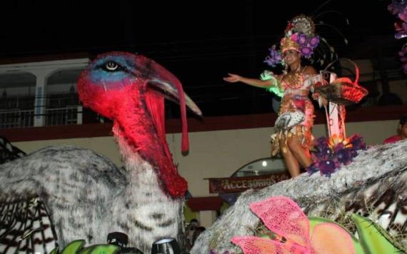 Así se vivió el Desfile de Carros Alegóricos en Comalcalco