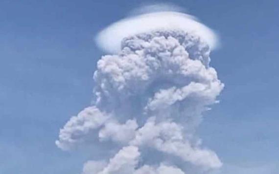 El Popocatépetl lanza espectacular fumarola tras explosión