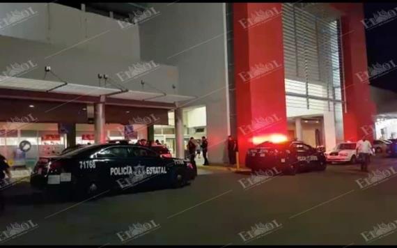 Se reporta fuerte movilización policiaca en el estacionamiento de la plaza comercial Soriana.