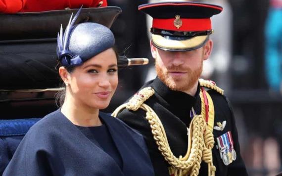 ¡Otra vez! Meghan Markle rompe el protocolo y el Príncipe Harry la regaña