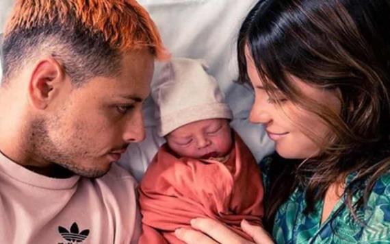 Comparte Chicharito video del nacimiento de su bebé