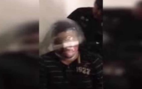 Sale a luz video de tortura por caso Ayotzinapa; renuncia funcionario