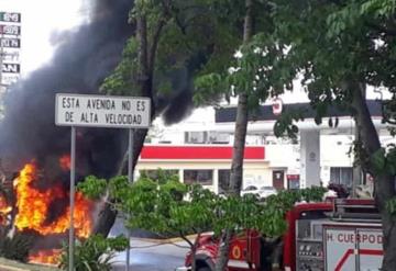 Se incendia autobús de pasajeros que circulaba sobre la avenida Ruiz Cortines