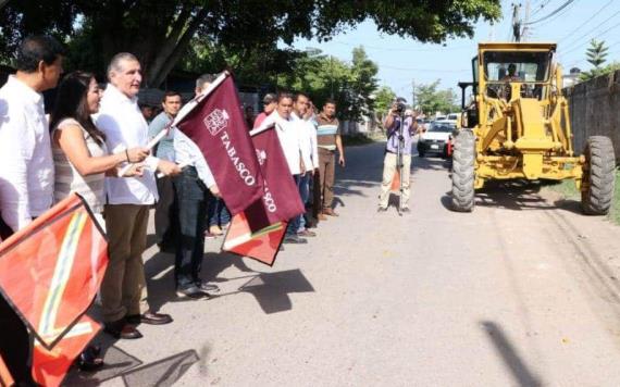 Da inicio el programa de reparación y mantenimiento de caminos y carreteras en Tabasco