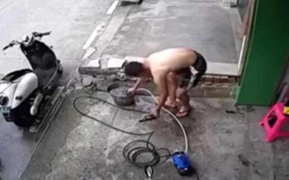 Joven se electrocuta mientras lavaba su moto
