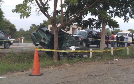 Accidente mortal; conductor se impacta contra árbol en la Villahermosa  - Cárdenas
