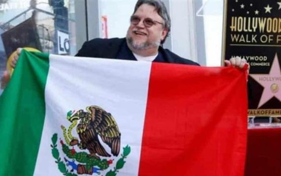 Guillermo del Toro recibe estrella en el paseo de la fama