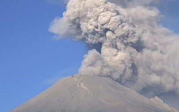 Alertan por caída de ceniza del volcán Popocatépetl en Puebla