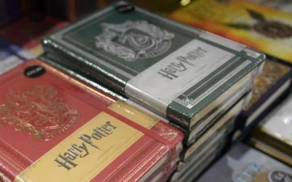 Prohíben libros de Harry Potter por contener hechizos reales