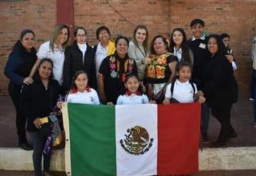 Oaxaqueñas representan a México en feria científica de paraguay; ganaron primer lugar 