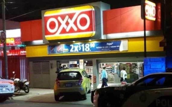 Ladrones arrancan cajero automático de tienda OXXO