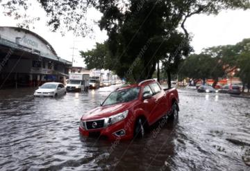 FOTOGALERÍA Paralizado el tráfico en Villahermosa por fuertes lluvias