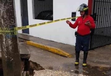 Se hunde banqueta en la Colonia indeco