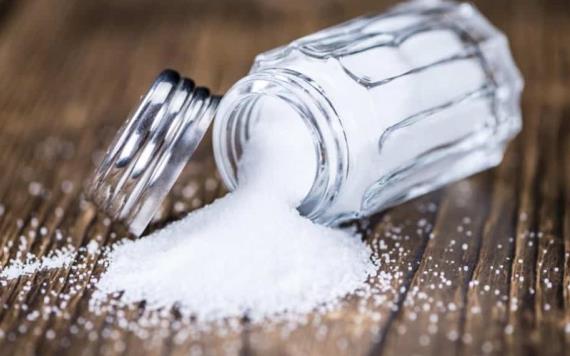 Mucha sal en la comida puede causar demencia, según estudio 