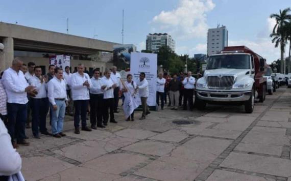 Se equipa el Ayuntamiento de Centro; pipas, autos, computadoras y más, aquí el listado