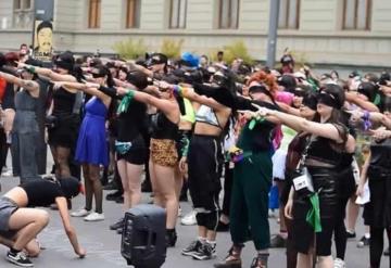 El violador eres tú: el himno feminista nacido en Chile que resuena en muchas partes del mundo