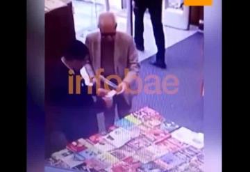 Embajador de México en Argentina se roba libro, le piden regrese a casa