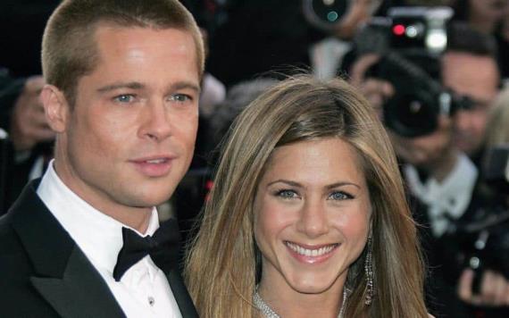Brad Pitt y Jennifer Aniston celebran posada navideña juntos