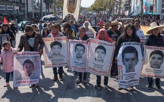 Se debe aplicar ley ´caiga quien caiga´: padres de los 43 normalistas de Ayotzinapa