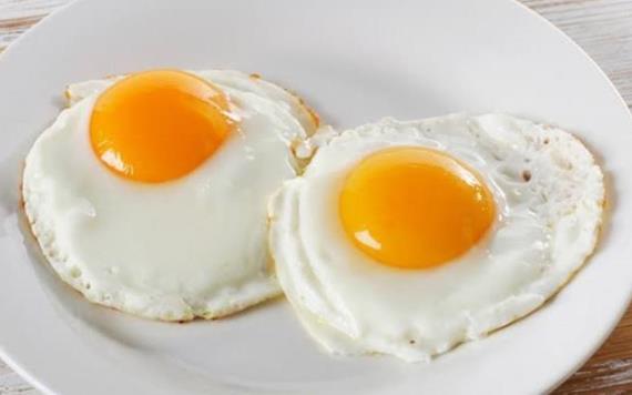 Comer huevos más de tres veces por semana aumenta riesgo de muerte