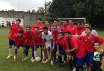 Gallardo no pierde la humildad; charanguea por una buena causa