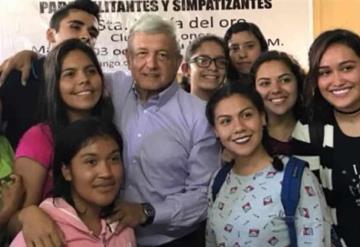 Hay que atender a los jóvenes porque duele mucho lo que está sucediendo: López Obrador