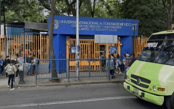 Atacan a alumna en baño de la escuela