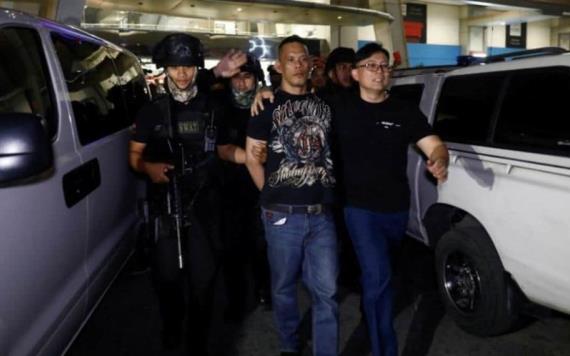 Hombre mantuvo a 30 rehenes durante 9 horas en un centro comercial de Filipinas