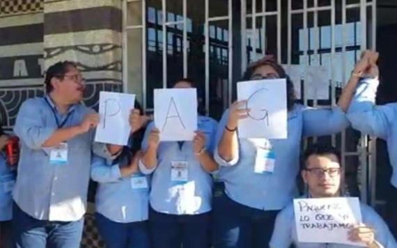 Se manifiestan trabajadores de la CEDH Tabasco por falta de pago