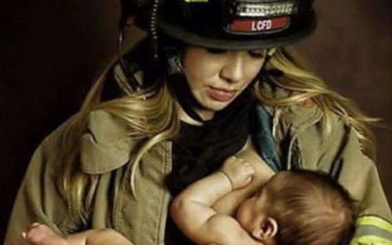 Mujer bombero amamanta a una bebé abandonada
