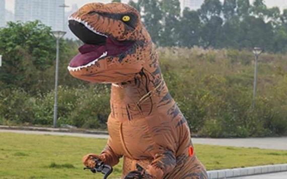 Un dinosaurio es detenido por no respetar cuarentena