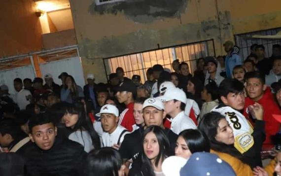 Hacen fiesta clandestina alrededor de 200 jóvenes en el Estado de México
