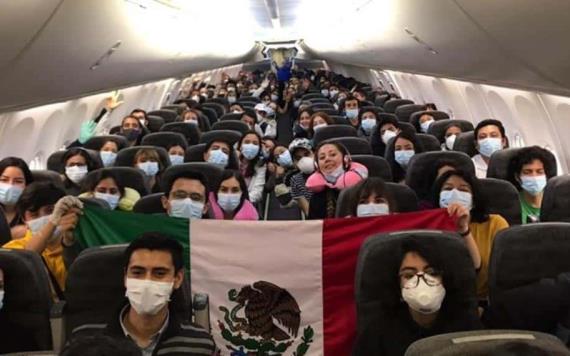 Repatria Sedena a 160 mexicanos varados en Argentina, Chile y Uruguay