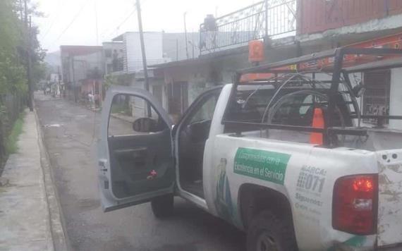 Amenaza de lluvia y vientos provocan fallas de energía eléctrica