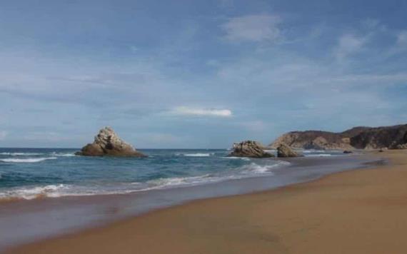 «La Llorona», paraíso escondido en Michoacán: esta playa libera un rechinido parecido al del llanto.