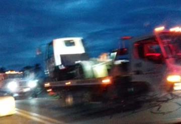 Transporte de Coppel se sale en la Villahermosa-Teapa