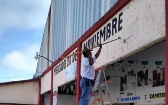 Locatarios pintan fachada de mercado de Jalapa