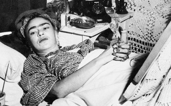 Subastarán fotografías de las honras fúnebres de Frida Kahlo