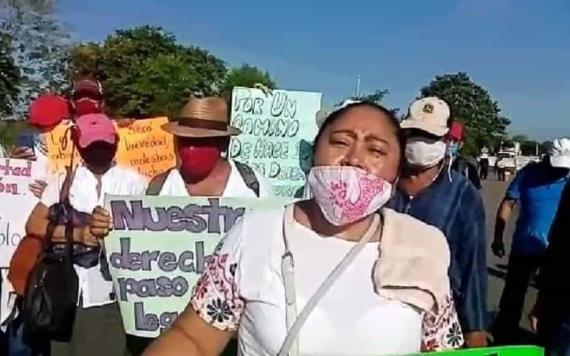 Grupo chiapaneco bloquea carretera Zapata-Tenosique y paraliza los municipios