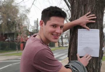 Joven hace campaña buscando novia inteligente y se vuelve viral