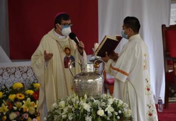 Realizan misa crismal de manera virtual en la catedral del "Señor de Tabasco"